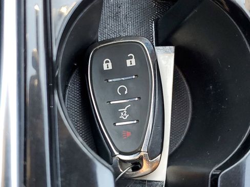 Used 2022 Chevrolet TrailBlazer RS w/ Sun and Liftgate Package image 21