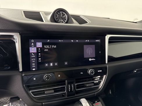 Certified 2024 Porsche Macan S w/ Premium Plus Package AWD/4WD image 27