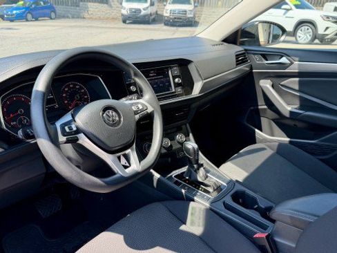Used 2019 Volkswagen Jetta FWD image 5