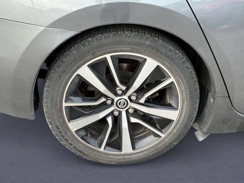 Used 2021 Nissan Maxima 3.5 SV w/ Floor Mat Group FWD image 5