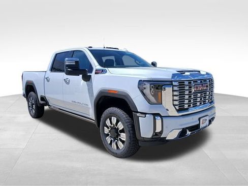 New 2026 GMC Sierra 3500 Denali w/ Denali Reserve Package AWD/4WD image 7