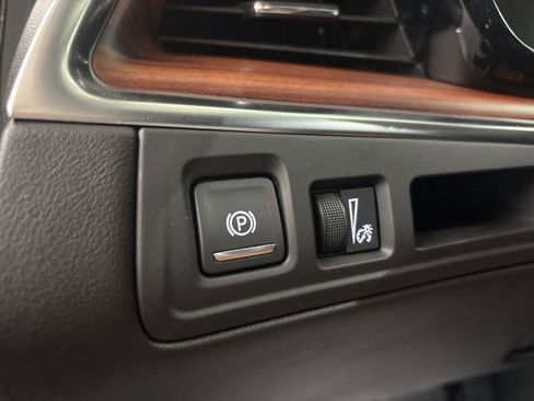 Certified 2025 Cadillac XT5 Premium Luxury image 23