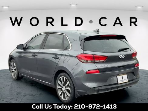 Used 2018 Hyundai Elantra GT w/ Style Package 02 FWD image 5