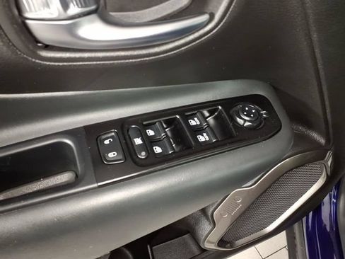 Used 2021 Jeep Renegade Limited AWD/4WD image 14