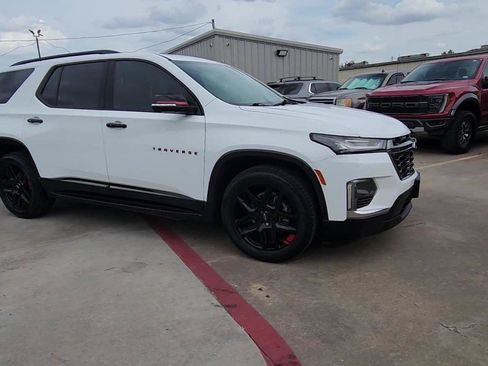 Certified 2022 Chevrolet Traverse Premier w/ Redline Edition AWD/4WD image 2