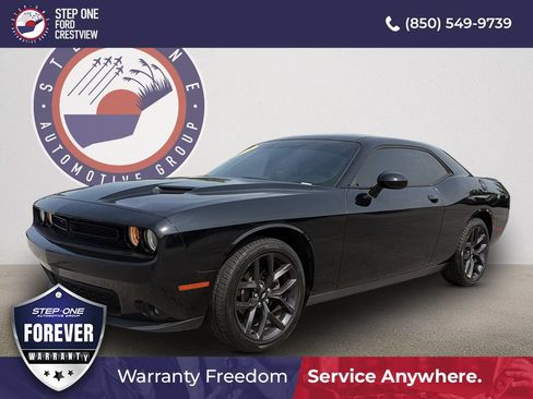 Used 2019 Dodge Challenger SXT w/ Blacktop Package RWD image 1