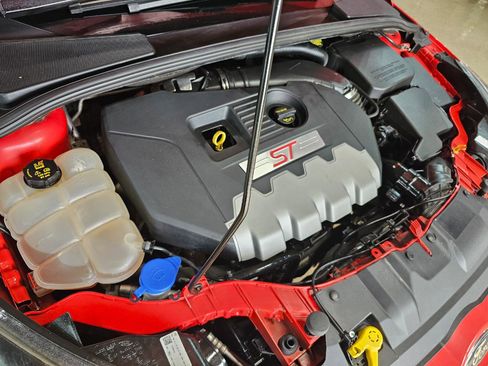 Used 2014 Ford Focus ST w/ Equipment Group 202A image 37