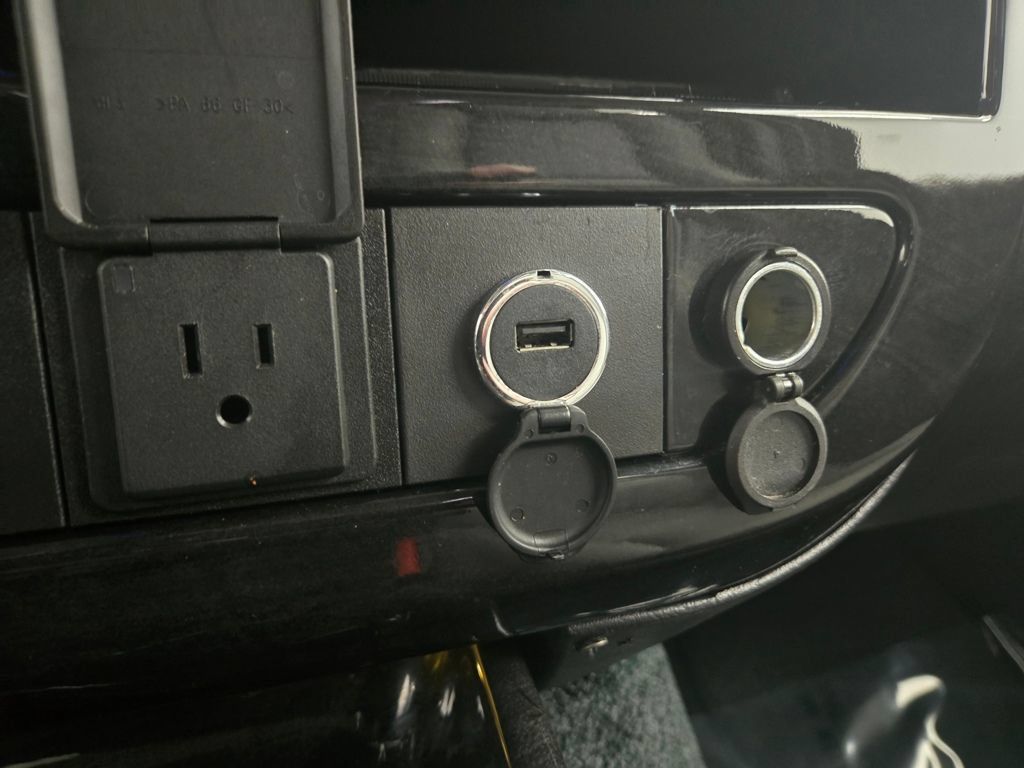 Used 2020 Chevrolet Express 2500 Extended RWD image 28