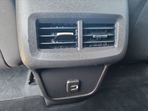 Used 2024 Chevrolet Equinox LT image 16