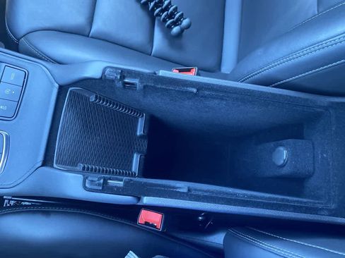 Used 2024 Cadillac XT4 Premium Luxury image 19