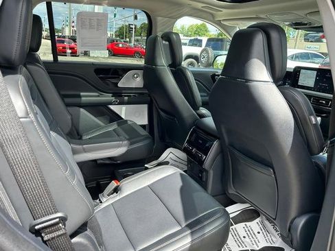 Used 2025 Lincoln Aviator Reserve w/ Luxury Package image 27