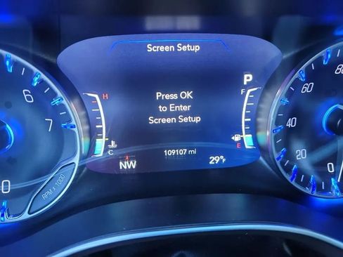 Used 2017 Chrysler Pacifica Touring-L Plus FWD image 15