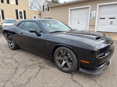 Used 2022 Dodge Challenger SRT Hellcat w/ SRT Black Package image 7