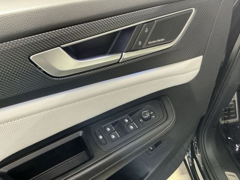 Used 2024 Volkswagen Atlas Cross Sport SEL Premium R-Line image 16