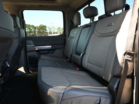 Used 2025 Ford F450 Platinum w/ Platinum Plus Package image 31