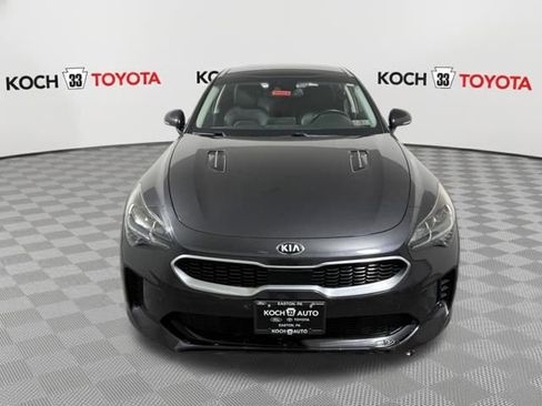 Used 2019 Kia Stinger Premium image 2