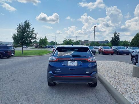 Used 2017 Ford Edge SEL w/ Equipment Group 201A FWD image 4