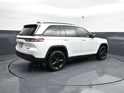 Used 2023 Jeep Grand Cherokee Limited AWD/4WD image 8