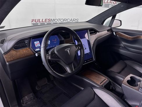 Used 2021 Tesla Model X Long Range image 9