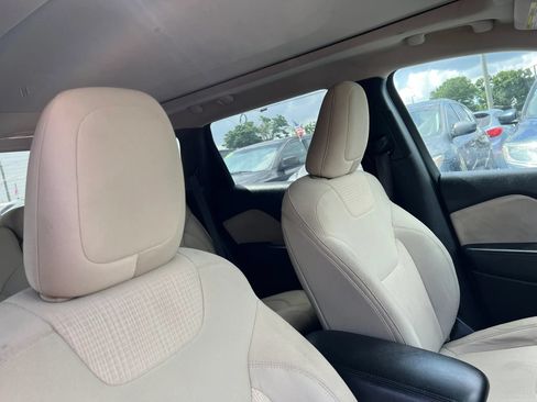 Used 2015 Jeep Cherokee Latitude w/ Comfort/Convenience Group FWD image 19