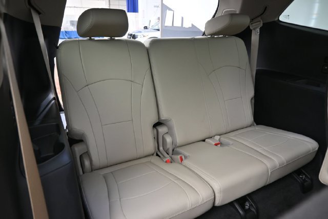 Used 2020 Buick Enclave Premium w/ Sun and Sites Package AWD/4WD image 28