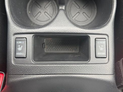 Used 2020 Nissan Rogue SV w/ Premium Package FWD image 32