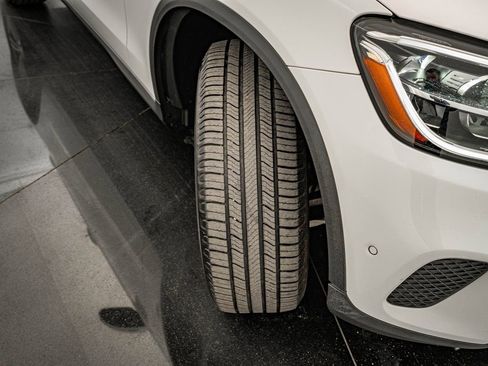 Used 2021 Mercedes-Benz GLC 300 4MATIC image 41