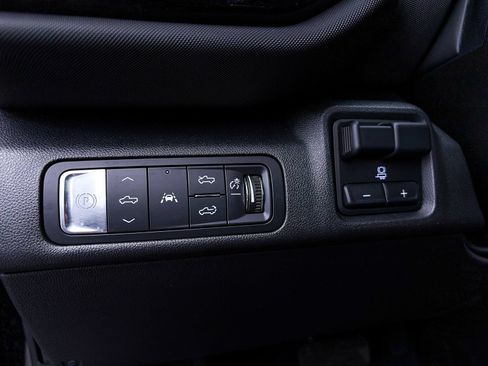 Used 2025 Chevrolet Silverado EV RST AWD/4WD image 7