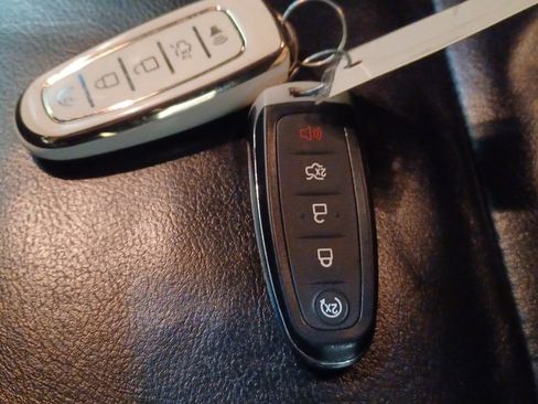 Used 2019 Ford Taurus SEL w/ Equipment Group 201A image 10