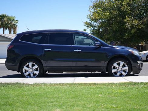 Used 2017 Chevrolet Traverse LT w/ Style and Technology Package FWD image 15