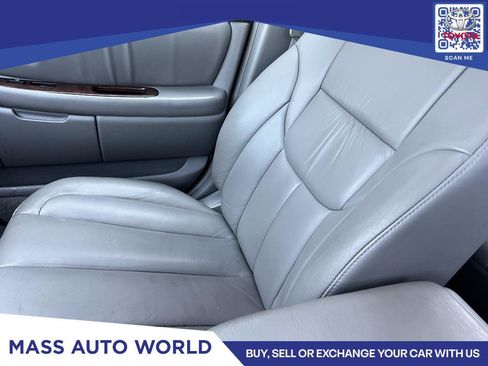 Used 2000 Toyota Avalon XLS FWD image 11
