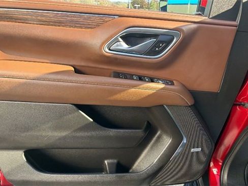 Used 2021 Chevrolet Suburban High Country image 11