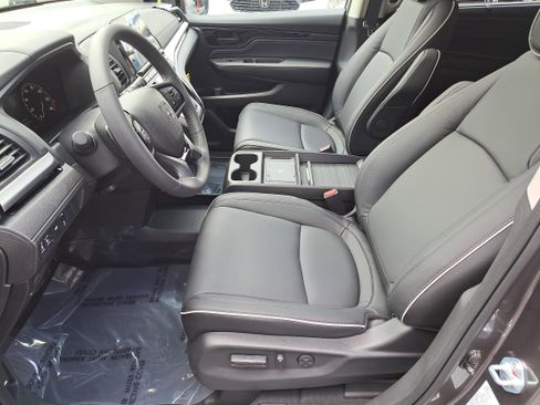 New 2026 Honda Odyssey Touring image 17