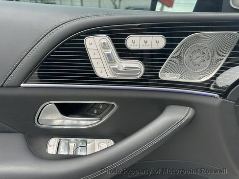 Used 2024 Mercedes-Benz Maybach GLS 600 4MATIC image 13