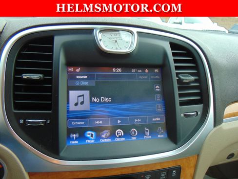 Used 2014 Chrysler 300 C w/ Light Group image 28