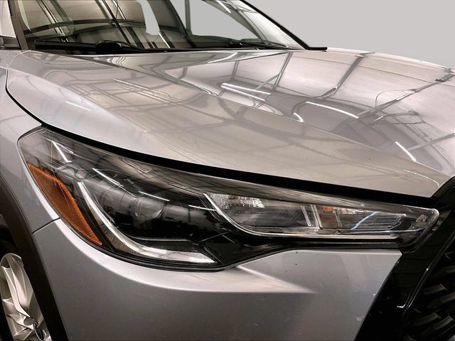 Used 2023 Toyota Corolla Cross LE AWD/4WD image 27