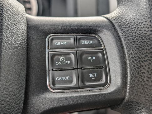 Used 2016 RAM 1500 Express RWD image 23