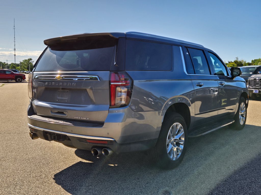 Used 2022 Chevrolet Suburban Premier AWD/4WD image 6