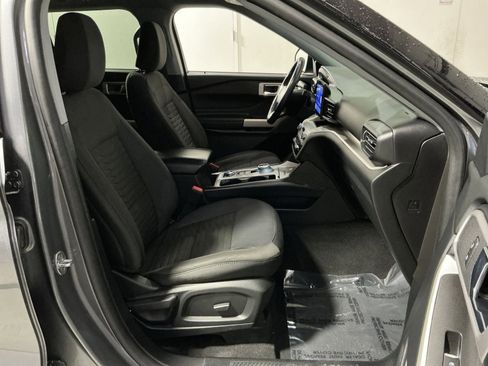 Used 2021 Ford Explorer XLT image 33