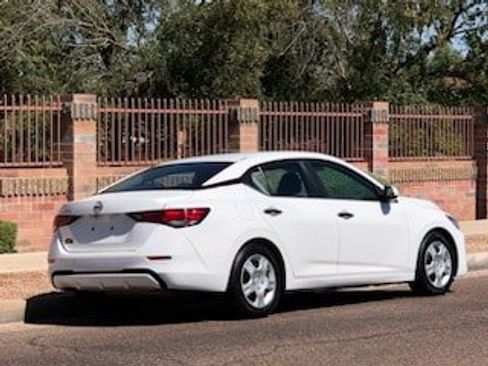Used 2024 Nissan Sentra S FWD image 11