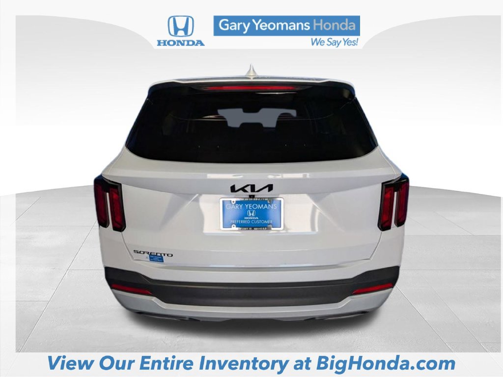 Used 2026 Kia Sorento LX FWD image 7