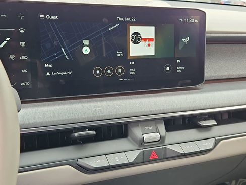 Used 2024 Kia EV9 Land w/ Towing Package image 27