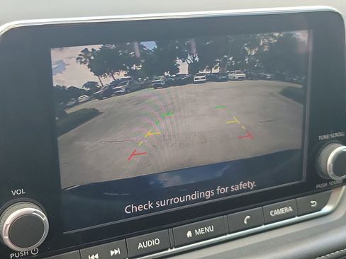 Used 2025 Nissan Rogue SV FWD image 25