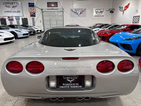 Used 2004 Chevrolet Corvette Coupe w/ Preferred Equipment Group RWD image 4