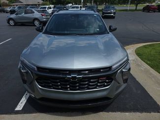 Used 2024 Chevrolet Trax RS w/ Sunroof Package FWD video 2