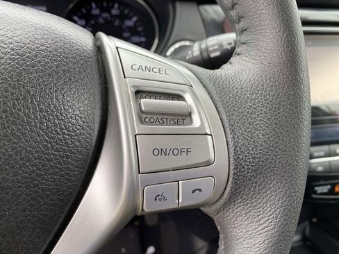 Used 2016 Nissan Rogue SL AWD/4WD image 16