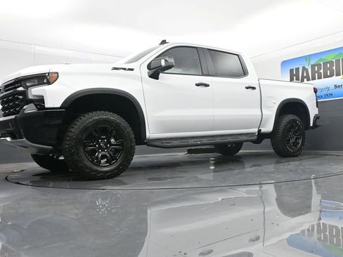 New 2026 Chevrolet Silverado 1500 ZR2 w/ Dark Appearance Package image 18