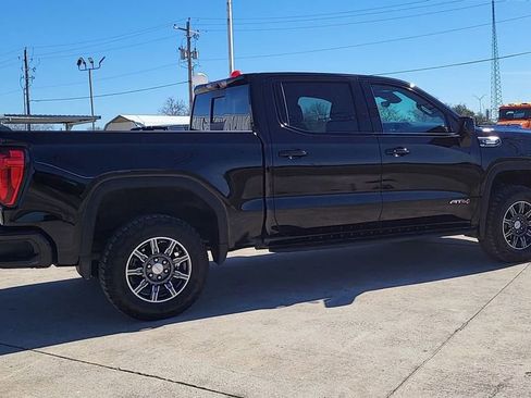 Used 2024 GMC Sierra 1500 AT4 w/ Technology Package image 8
