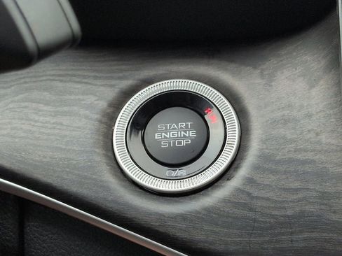 Used 2023 Jeep Grand Cherokee Limited image 28