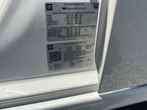 Used 2025 Chevrolet Silverado 1500 LT image 36